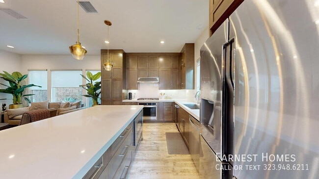 Building Photo - 20607 W Chestnut Cir