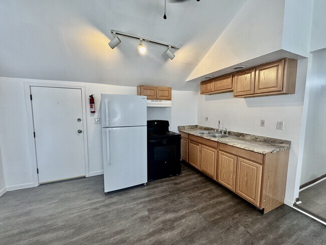 Building Photo - 219 N Prospect Rd