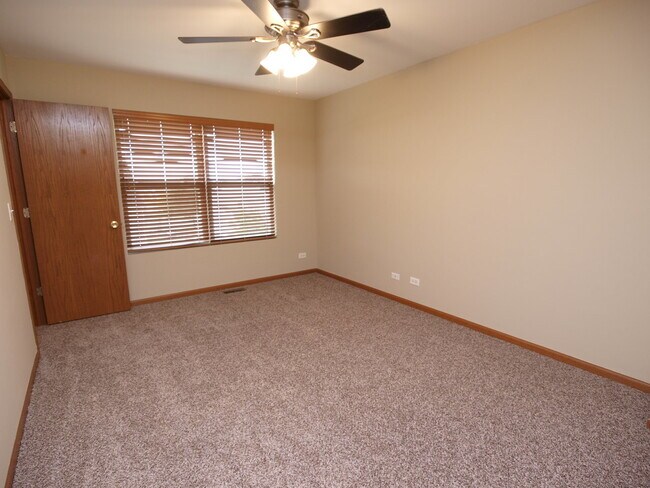 Building Photo - 8116 Bluestem Ave