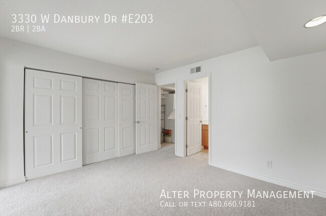 Building Photo - 3330 W Danbury Dr