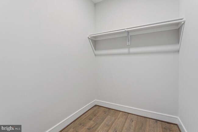 Building Photo - 635 Slaters Ln