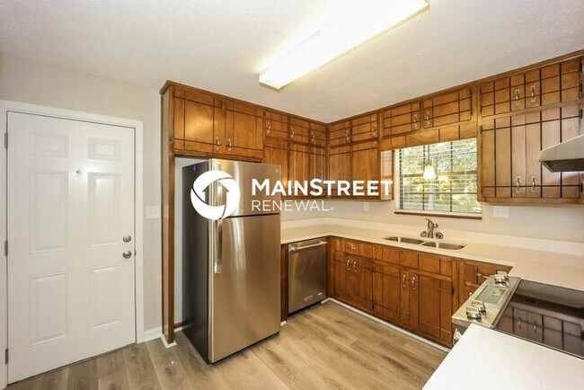 Building Photo - 4 Bedroom Pet-Friendly Home in MORROW, GA with Main Street Renewal