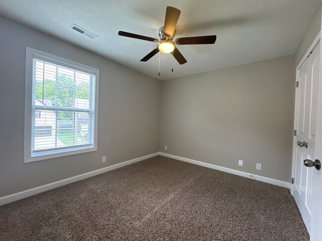 Building Photo - 612 Fox Path Ln