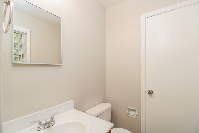 Building Photo - 1107 Edenwood Dr