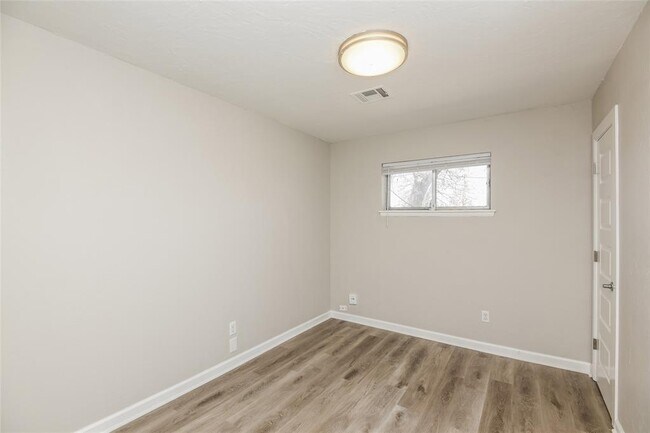 Building Photo - 5713 NW 33rd St