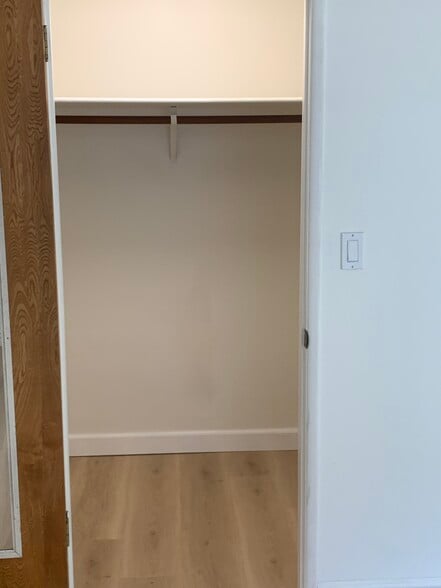 PRIMARY BEDROOM WALK IN CLOSET - 8322 Mango Ave