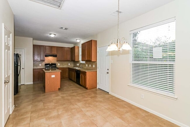 Building Photo - 5806 Le Carpe Plantation Ct