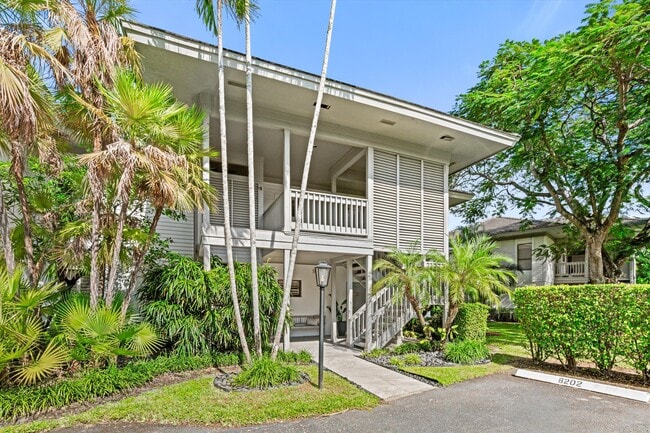 Building Photo - 11842 Pebblewood Dr