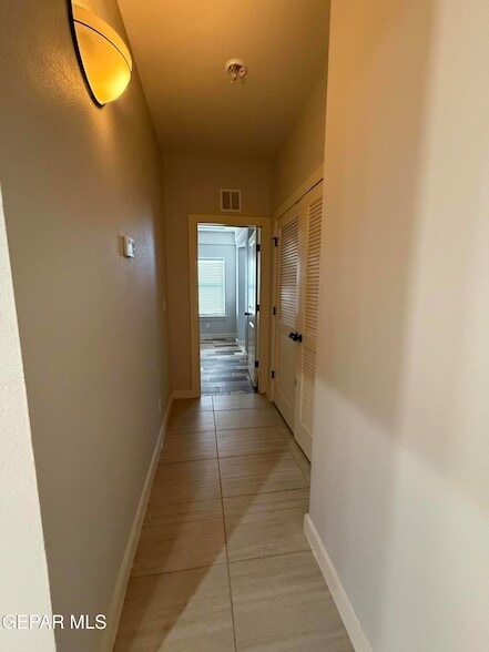 Building Photo - 3873 Loma Dante