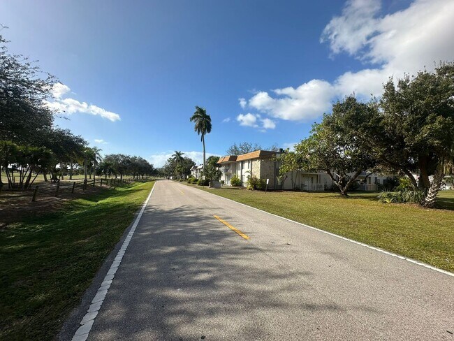 Building Photo - FAST APPROVAL !  1 bed 1 bath at green tee...