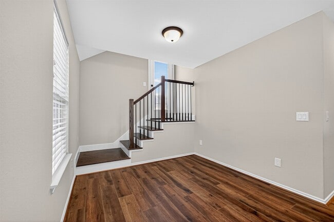 Building Photo - 4007 Delta Rose St
