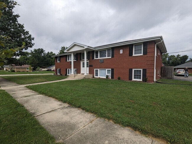 Building Photo - 600 Kungs Way