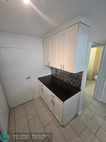 Building Photo - 336 N Birch Rd