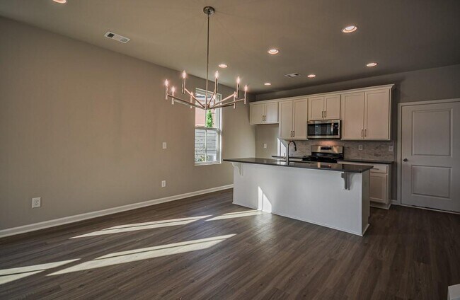 Building Photo - 104 Black Gum