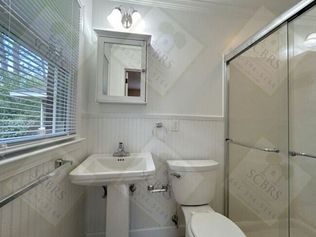 Building Photo - SE Columbia - 3 bedroom, 2 bath clean single story