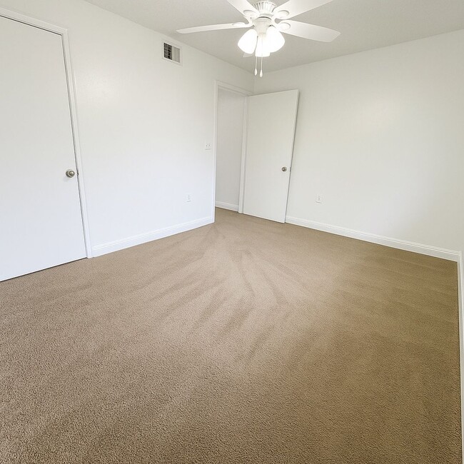 Building Photo - 1195 Bentley Rd