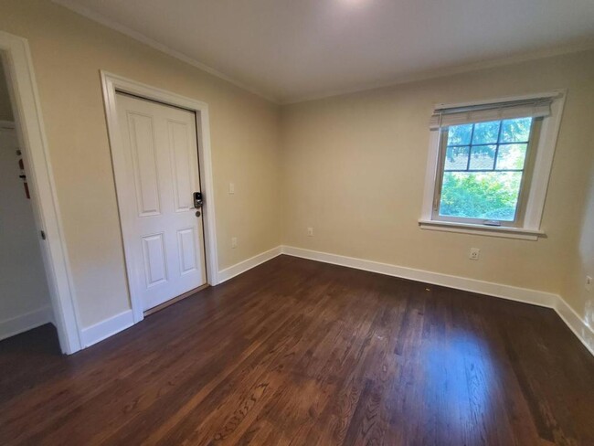 Building Photo - 4736 SW Beaverton Hillsdale Hwy