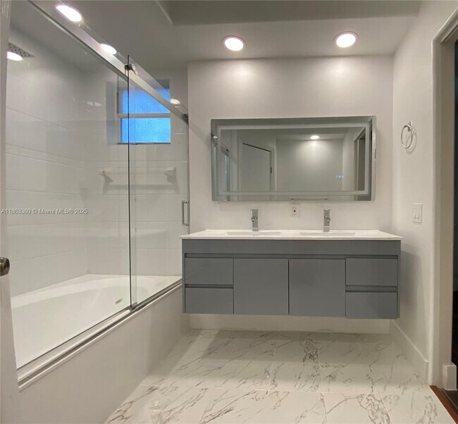 Building Photo - 4882 NW 108th Psge