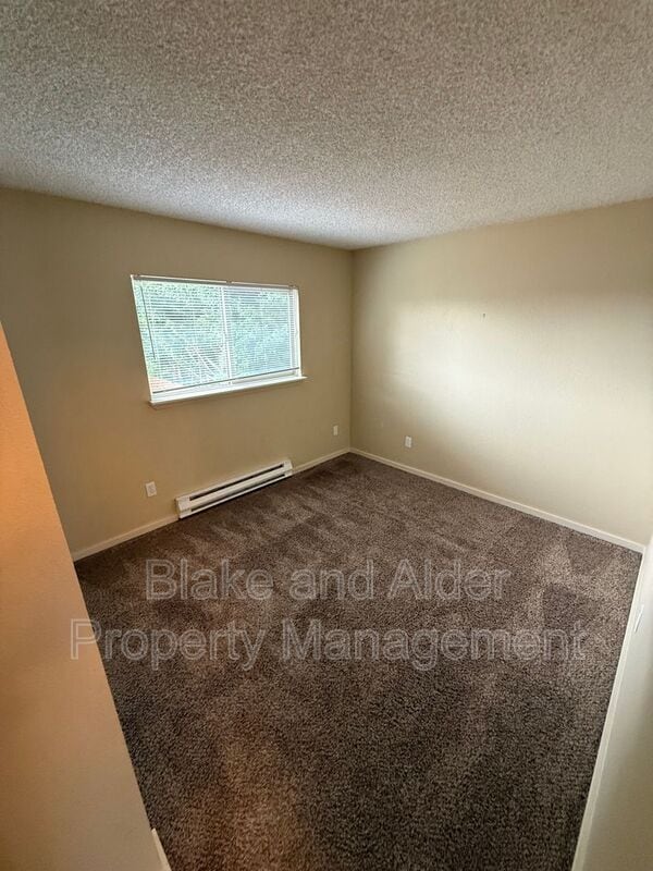 Building Photo - 4075 SE Holgate Blvd