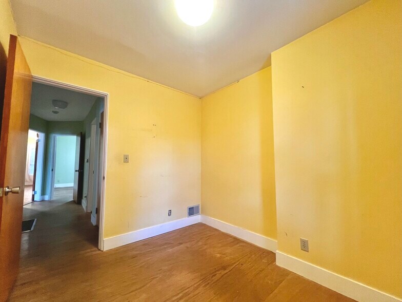 Building Photo - 10 Packard Ave