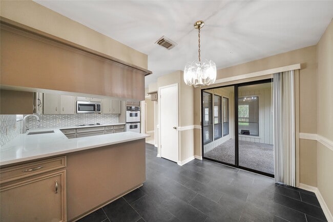 Building Photo - 12719 Ashford Chase Dr