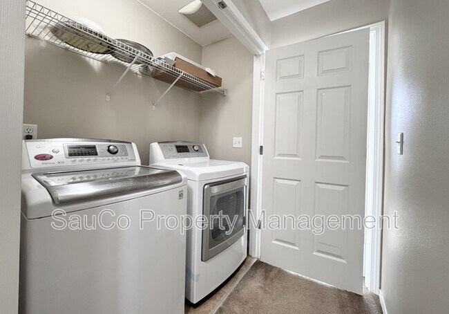 Building Photo - 3491 SE Pepperwood Way