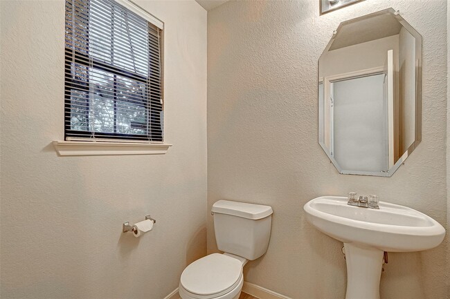 Building Photo - 2642 Skyview Trace Ct