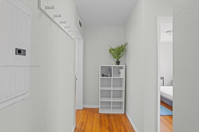 Building Photo - 8100 Crespi Blvd