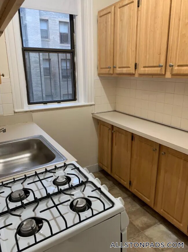 Building Photo - 1152 Commonwealth Ave