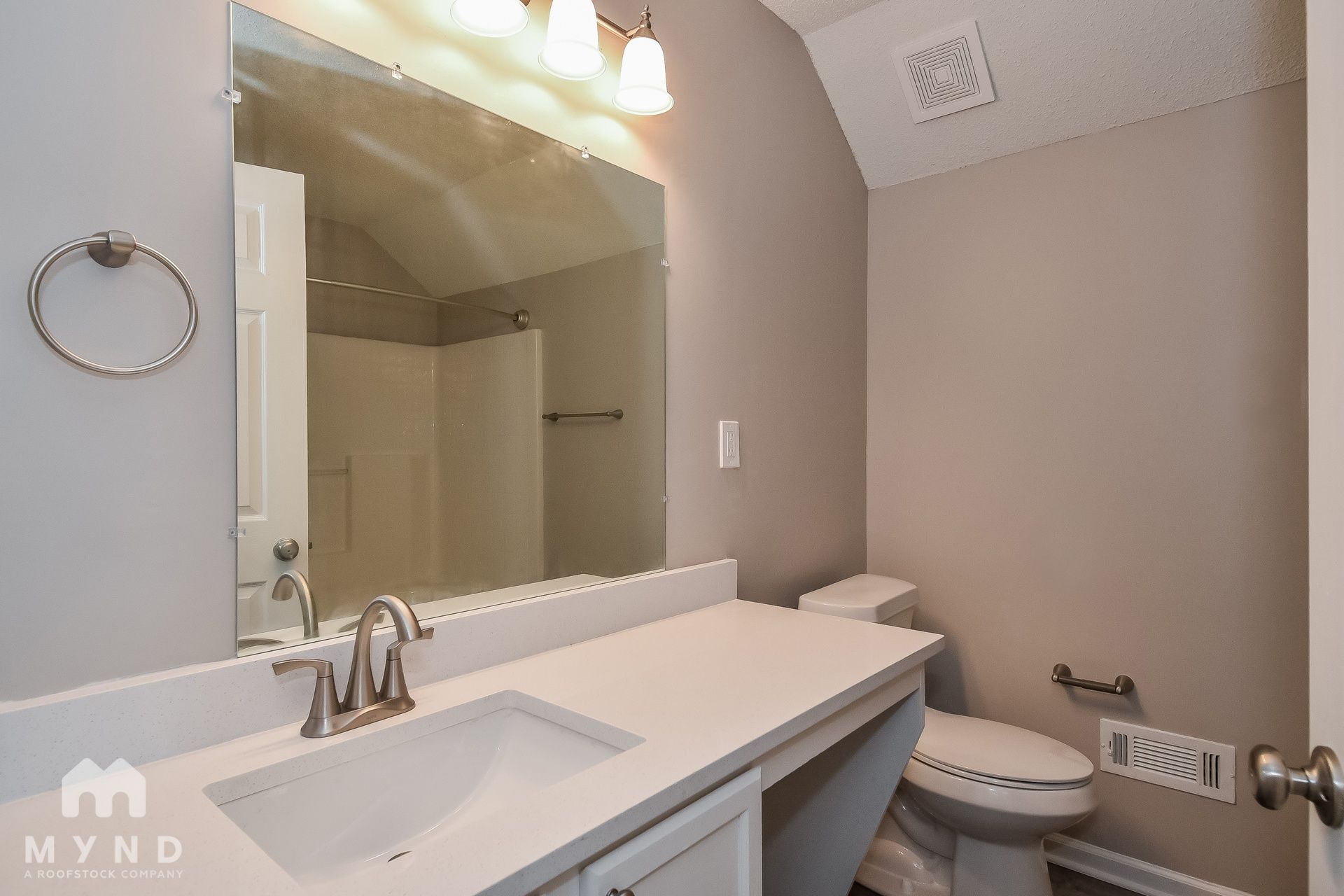 Building Photo - 7953 Lake Wind Ct