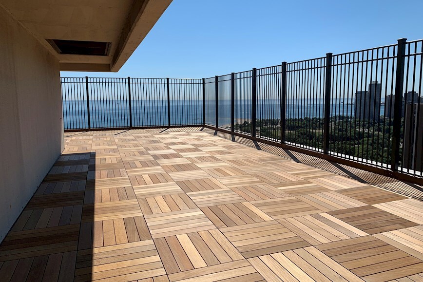 Sky Deck - 1960 N Lincoln Park W