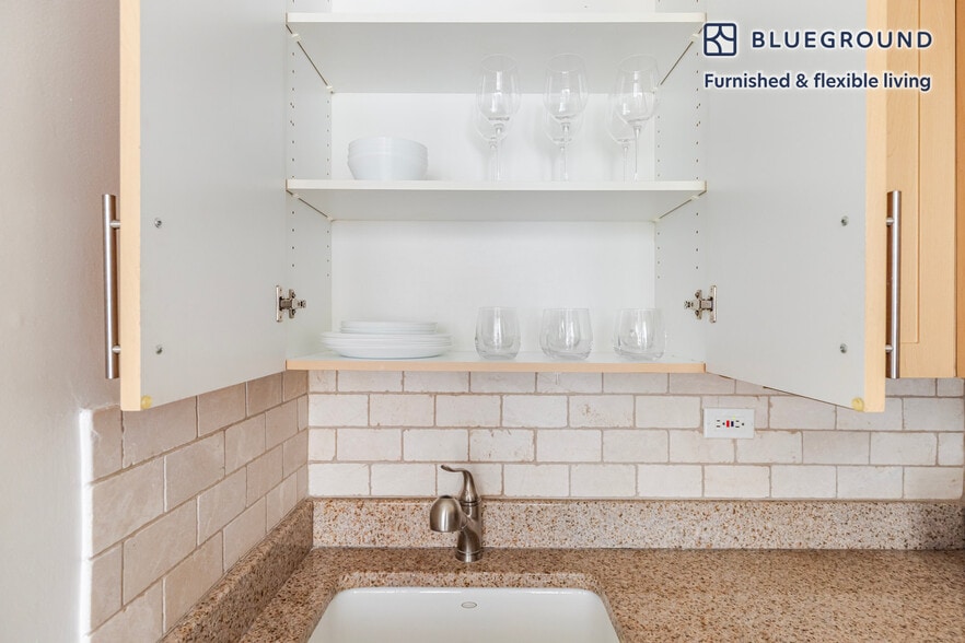 Building Photo - 141 E 33rd St