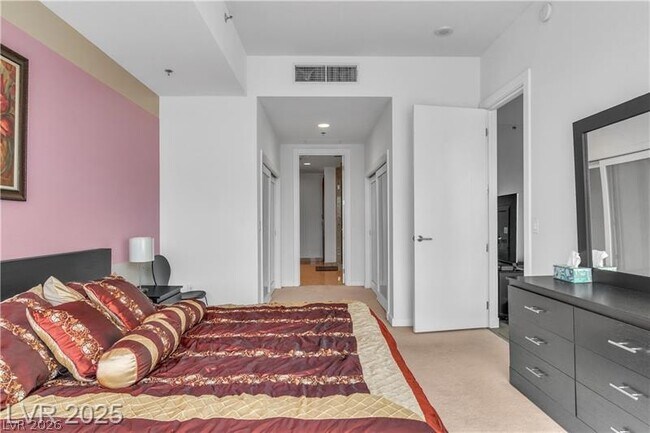 Building Photo - 4525 Dean Martin Dr