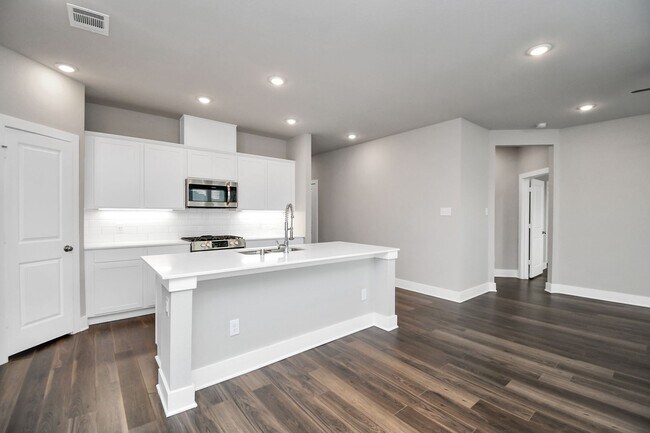 Building Photo - Beech