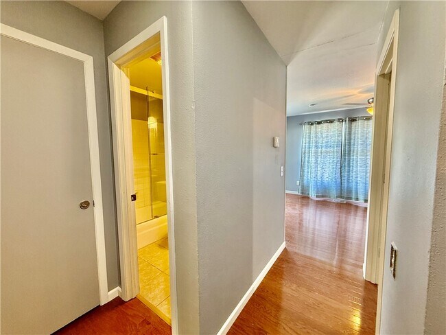 Building Photo - 20 Annette Ln