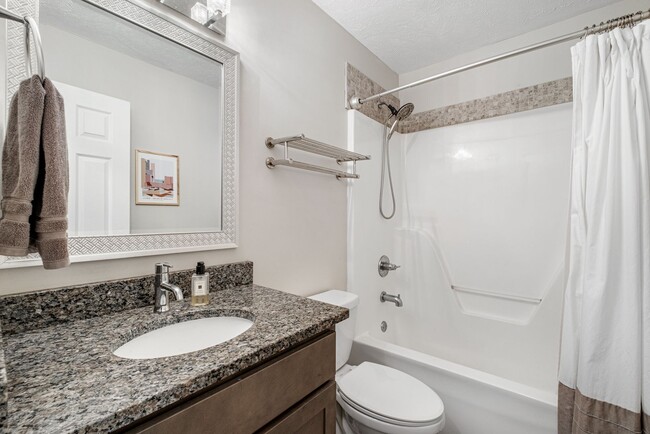 Building Photo - 3 Bedroom next to Wedgewood-Houston