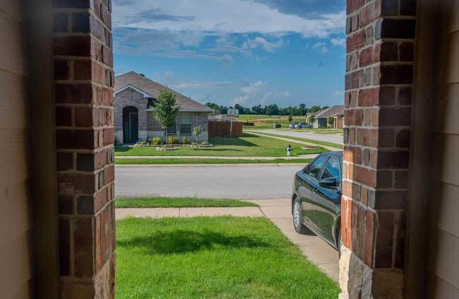 Building Photo - 332 Pecos Dr