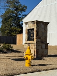 Building Photo - 144 Village Green Dr