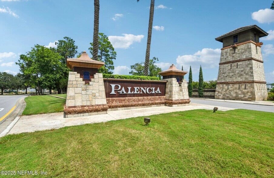 Building Photo - 73 Calle de Paz