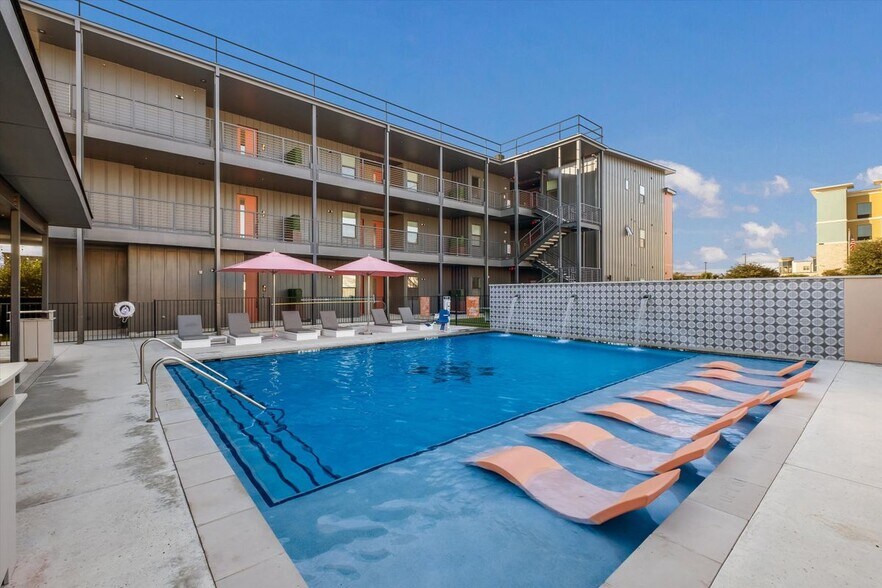 Building Photo - 2165 Gabriels Pl