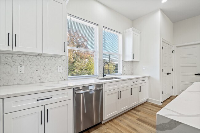 Building Photo - 3601 Rebecca St