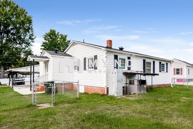 Building Photo - 601 Gann St