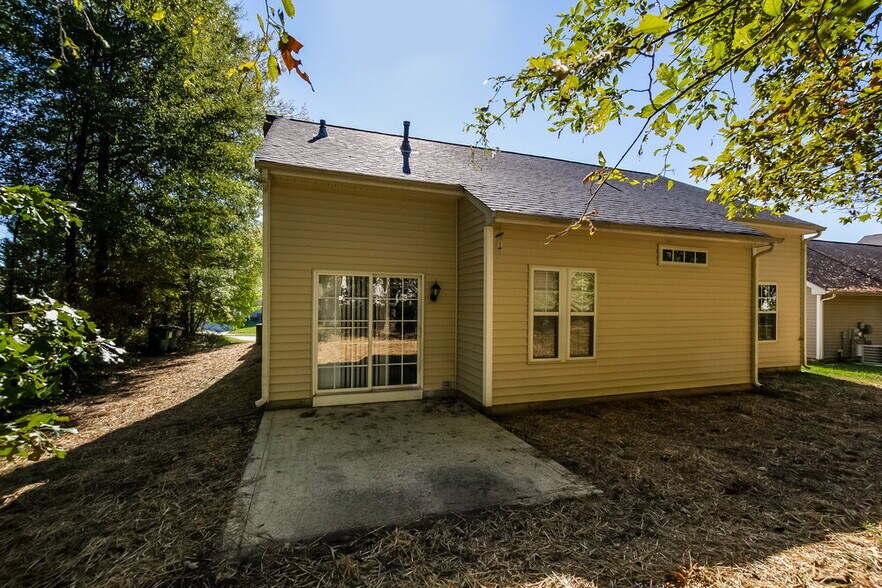 Building Photo - 11430 Northwoods Forest Dr