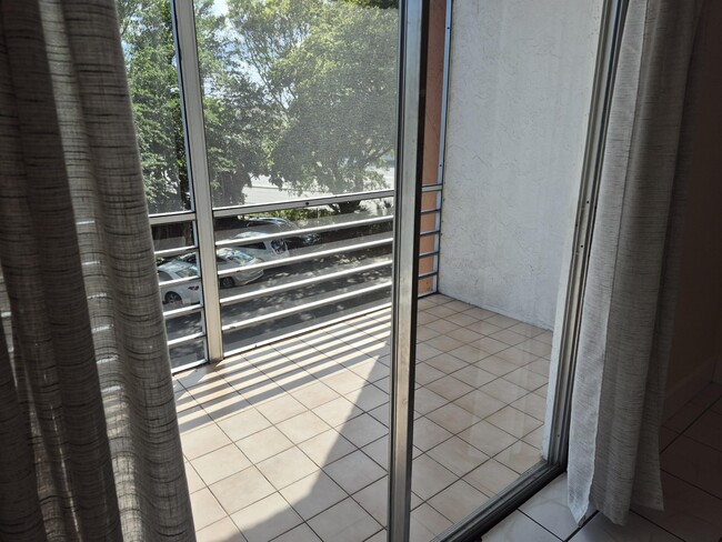 Building Photo - 4304 NW 9th Ave