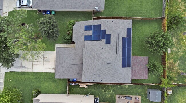 Building Photo - House in a Gated community with SOLAR PANELS!