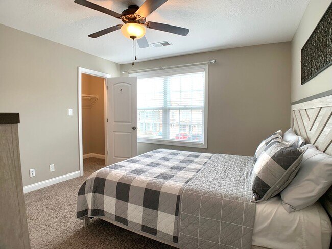 Building Photo - 364 Sam Houston Cir