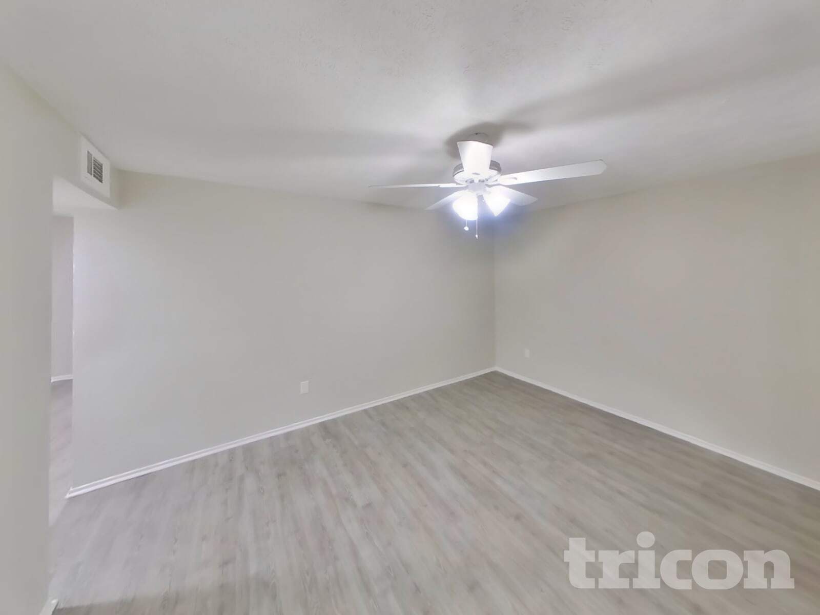 Building Photo - 3221 Edgebrook Dr