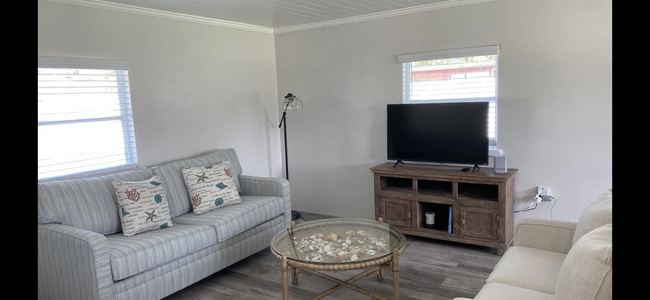 Living Room - 495 S McCall Rd