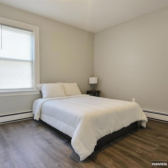 Building Photo - 36 Garfield Pl