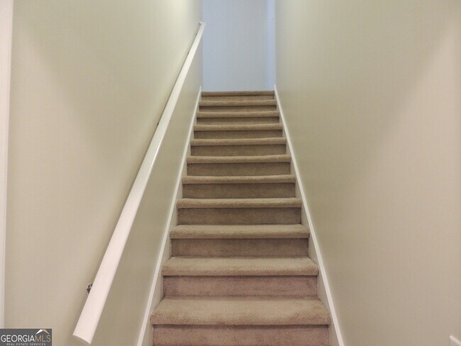 Building Photo - 70 Aspen Dr